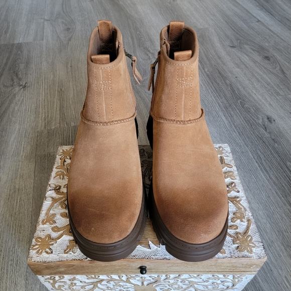 UGG Men's Skyview Classic Pull-on Waterproof Boot - Picture 5 of 11